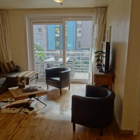 Апартаменты In Near The Beach, Cleaning Included Ньивпорт