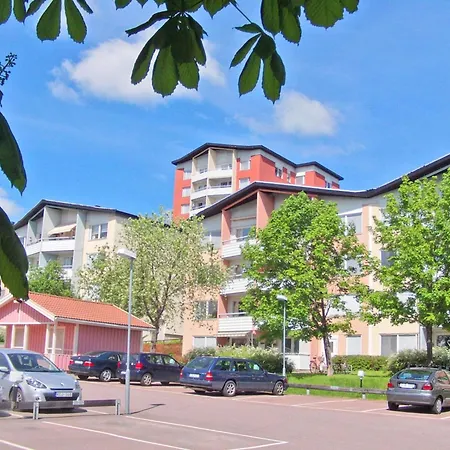 In Near The Beach, Cleaning Included Апартаменты
