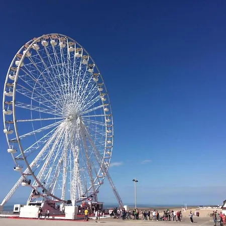Апартаменты In Near The Beach, Cleaning Included Ньивпорт